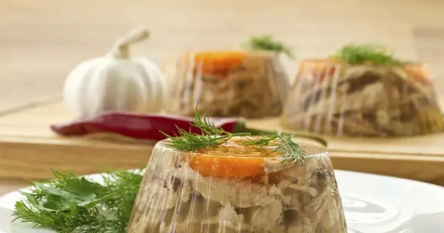 Galaretka drobiowa bez żelatyny - prosty przepis na zdrową alternatywę