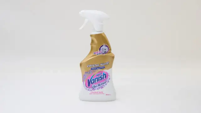 Butelka wybielacza Vanish Crystal White Gold Oxi Action na białym tle.