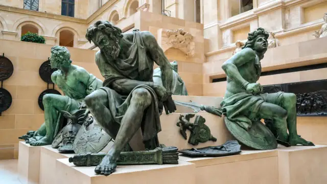 Co jest w Luwrze? Odkryj najważniejsze dzieła i atrakcje muzeum