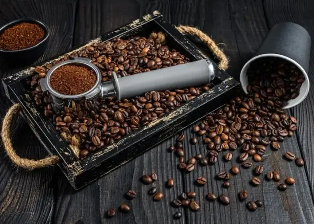 Najlepsza kawa do ekspresu ciśnieniowego – uniknij złych wyborów