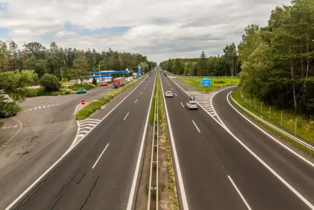 Ile na autostradzie w Czechach? Sprawdź limity prędkości i kary