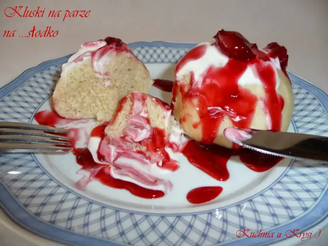 Kluski na parze: odkryj najlepsze dodatki na słodko i wytrawnie