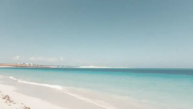 Gdzie leży Dżerba? Odkryj jej wyjątkowe położenie i atrakcje