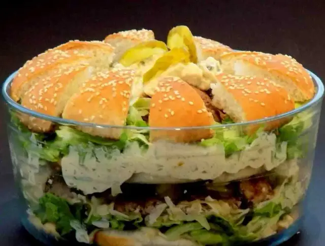 Sałatka jak z McDonald's - Przepis na domową wersję ulubionej sałatki