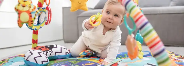 Mata edukacyjna dla niemowlaka: Kiedy zacząć i jak wybrać idealną?