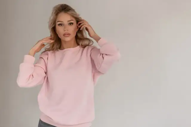 Jak nosić bluzy oversize, aby wyglądać stylowo i czuć się komfortowo