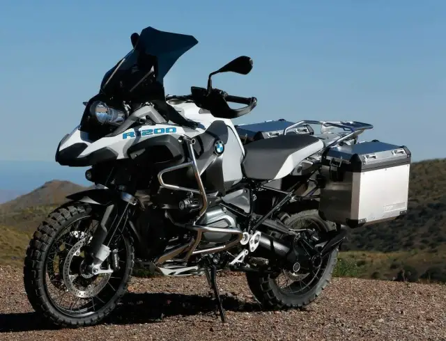 BMW R 1200 RS - sportowo-turystyczny motocykl z zaawansowaną technologią