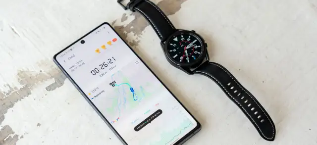 Jak połączyć smartwatch damski z telefonem krok po kroku bez problemów