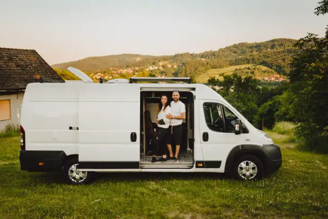 Ile kosztuje budowa kampera? Kompletne zestawienie wydatków i oszczędności