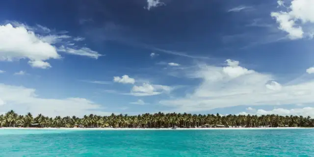 Dominikana kiedy jechać, aby uniknąć huraganów i wysokich cen