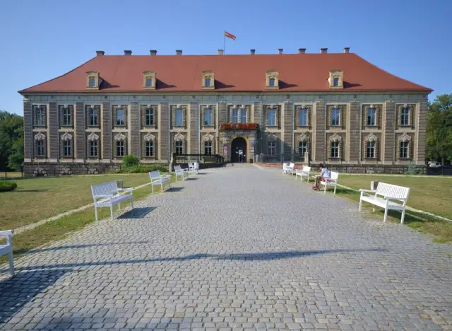 Pałac książęcy w Żaganiu: niezwykła historia i tajemnice barokowej perły