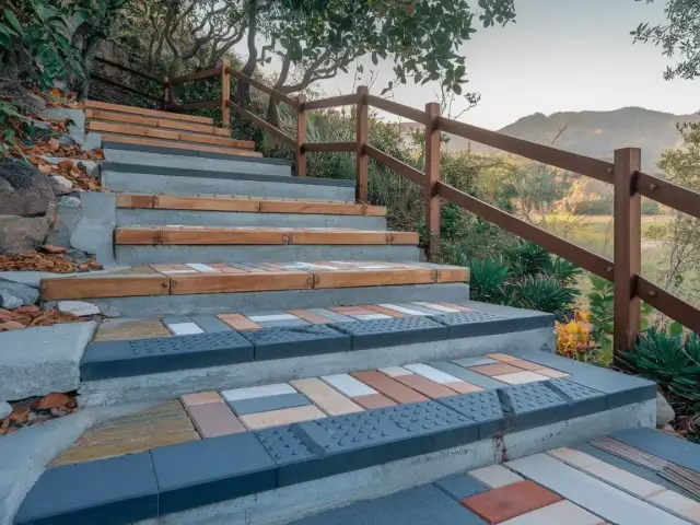 Schody zewnętrzne betonowe: Jak obłożyć? Materiały, koszty, błędy