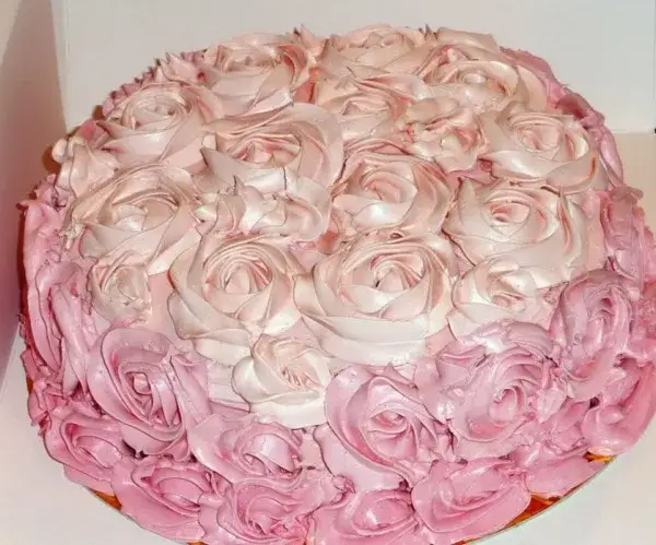 Ile kg powinien ważyć tort na 25 osób, aby nie zabrakło?