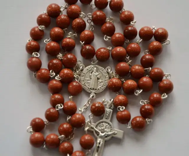 Ile dni trwa różaniec w kościele? Odkryj jego prawdziwy czas trwania