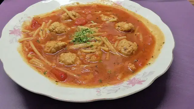 Zupa spaghetti - pyszne przepisy, które zaskoczą Twoich gości