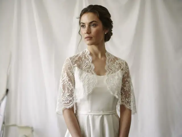 Bolerko do sukni ślubnej: Wybierz idealne okrycie marzeń!