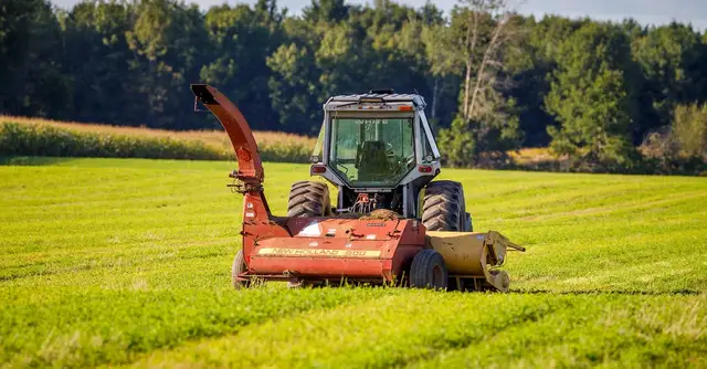  Traktory i ciągniki rolnicze - porównanie, różnice, zalety, wady