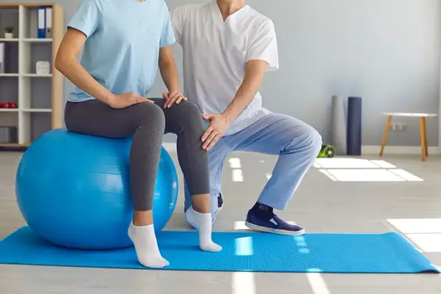 Fizjoterapeuta czy fizykoterapeuta: jakie są kluczowe różnice?