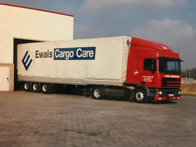 Naczepa mega czym się różni - kluczowe różnice w ładowności i wymiarach