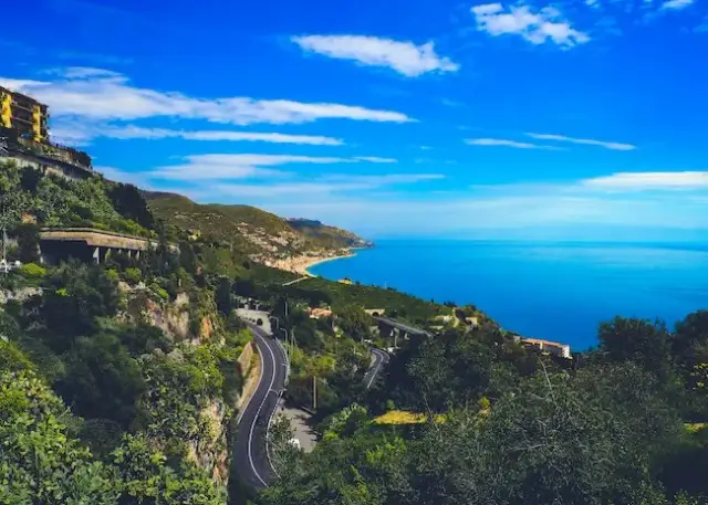 Majówka z dzieckiem 2025: 1 dzień urlopu, 4 dni zabawy! Gdzie jechać?