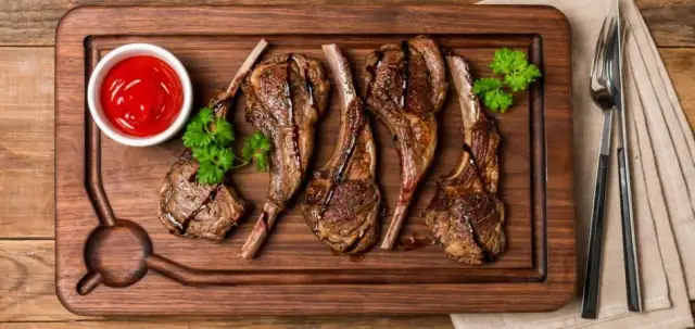 Jak zrobić sos z żeberek, który zachwyci Twoich gości i smakoszy