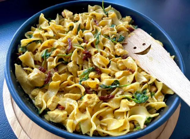 Sos curry do makaronu: Przepis, który odmieni Twój obiad!