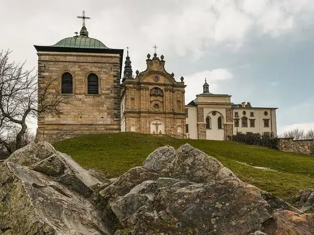 Dlaczego warto odwiedzić Świętokrzyski Park Narodowy – piękno i atrakcje