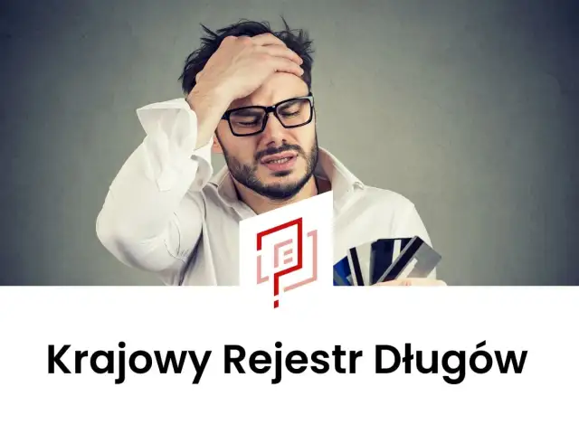 Zmartwiony mężczyzna w okularach trzyma karty kredytowe, logo KRD.