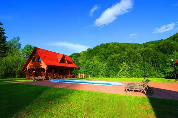 Gdzie noclegi w Bieszczadach? Najlepsze miejsca na relaks i przygodę