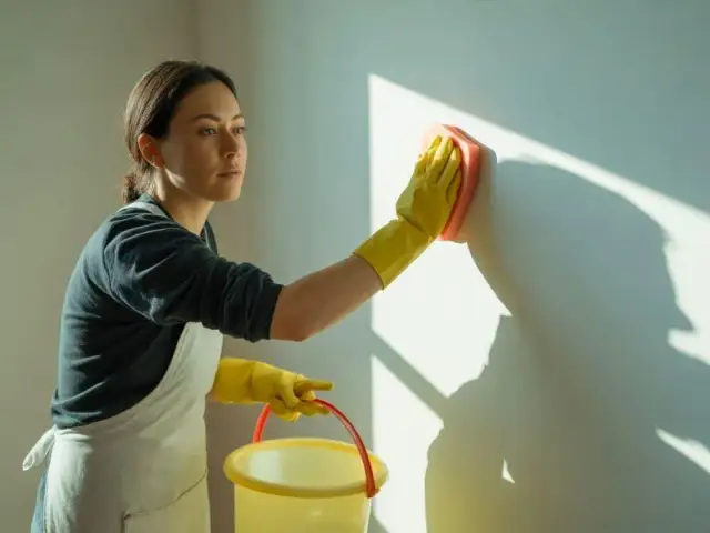 Jak myć ściany bez smug? Poradnik czystych ścian i farb.