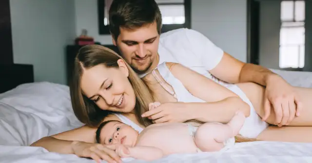 Kto wystawia zwolnienie na opiekę nad żoną po porodzie i co musisz wiedzieć