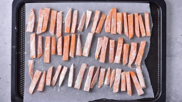 Frytki z batatów: Sekret chrupkości i idealnego smaku. Przepis!