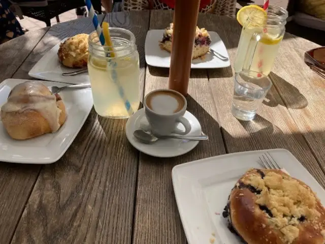 Gdzie zjeść w Juracie? Odkryj najlepsze restauracje i smaki