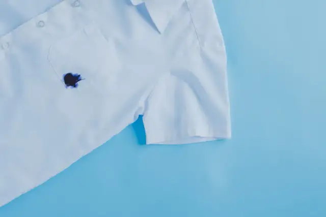 Jak usunąć plamę z mazaka? Sprawdzone metody na ubrania!