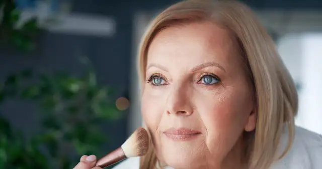 Puder do cery dojrzałej: Klucz do młodzieńczego wyglądu