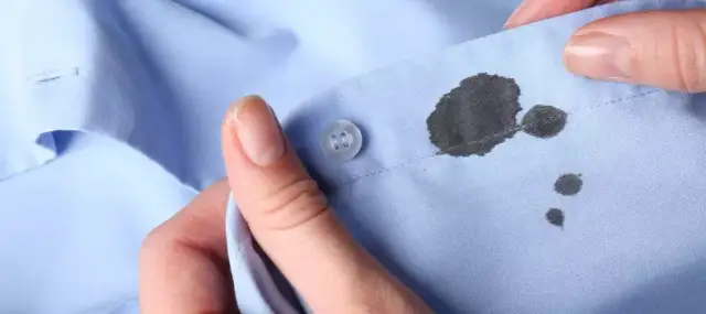 Skuteczne sposoby na to, czym zmyć atrament z bluzki bez zniszczeń