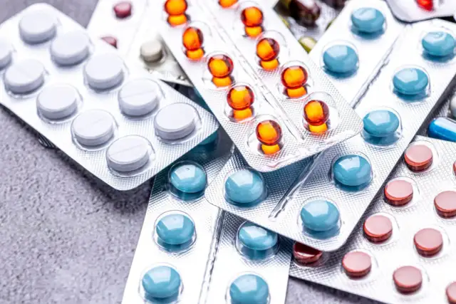Twoje ciało alarmuje? Objawy uczulenia na leki i co robić