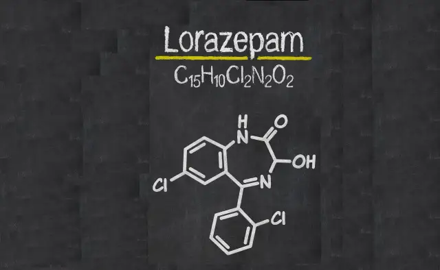 Struktura chemiczna lorazepamu, leku z grupy benzodiazepin, często stosowanego jako psychotrop.