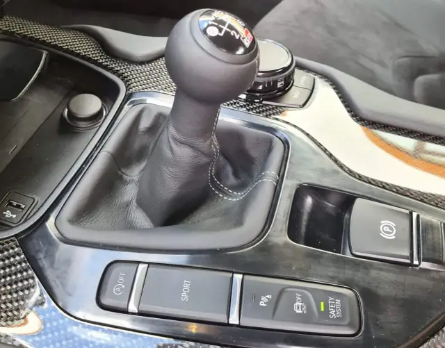 Jak zmieniać biegi bez sprzęgła i uniknąć uszkodzenia skrzyni biegów