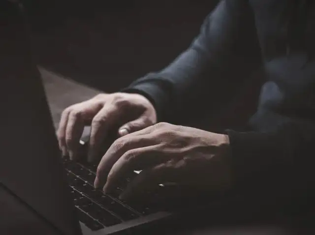 Groźby karalne: Jakie wyroki? Wyjaśniamy przepisy i praktykę