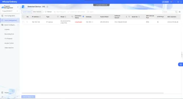 Widok programu do zarządzania urządzeniami Hikvision. Na ekranie widać listę wykrytych kamer IP, gotowych do podłączenia przez hik connect na komputer.