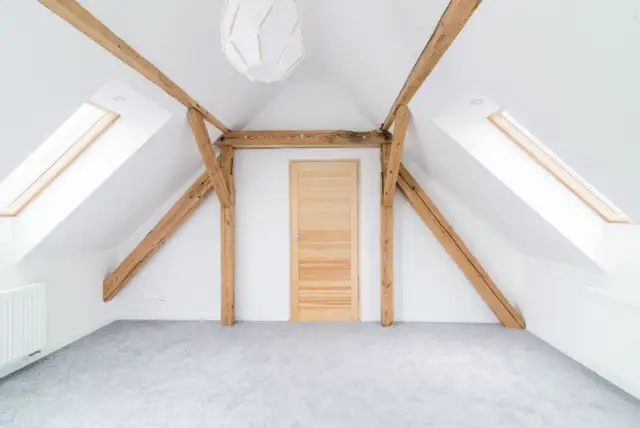 Jak zabudować belki na poddaszu: 10 praktycznych wskazówek