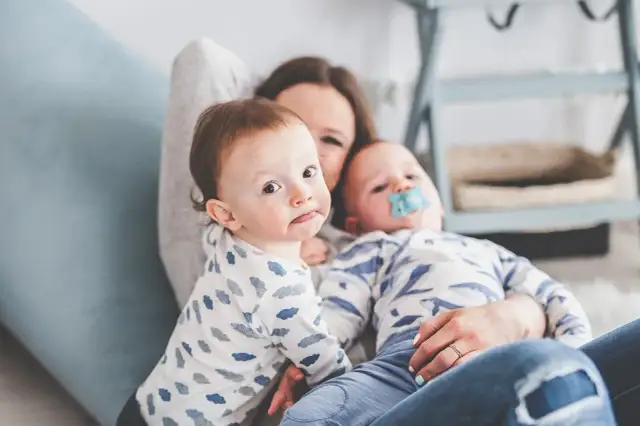 Żłobek, babcia, niania czy ja sama – co wybrać dla dziecka?