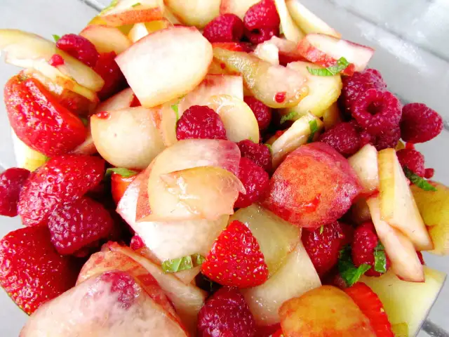 Salade de fruits d'été : la recette fraîche et facile parfaite