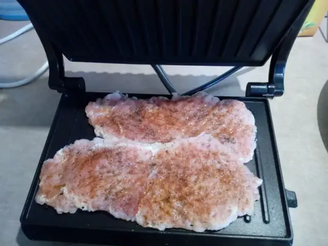 Schabowy z grilla elektrycznego – prosty przepis na soczyste danie