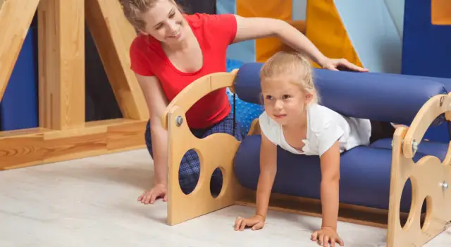 Indywidualny program terapii integracji sensorycznej dla dzieci - jak go stworzyć?