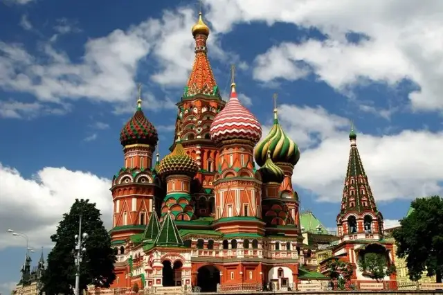 Niezapomniane atrakcje w Rosji: odkryj ukryte skarby i cuda natury