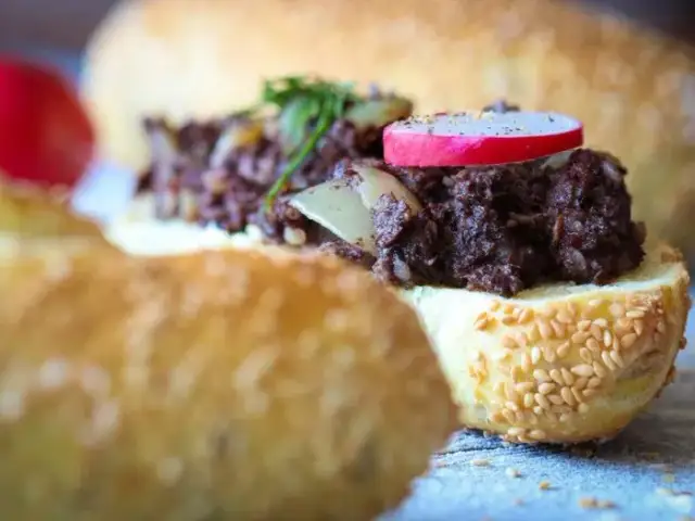 Czy kaszanka jest zdrowa na jelita? Odkryj jej ukryte zagrożenia