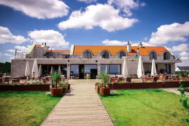 Gdzie zjeść w Mechelinkach? Odkryj najlepsze lokale gastronomiczne