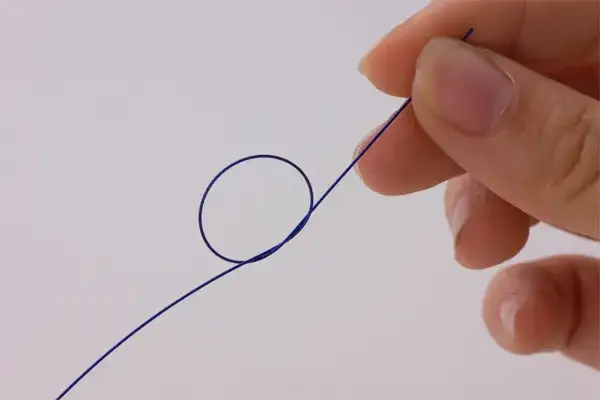 Jak zakończyć naszyjnik: Proste metody, które uratują twoją biżuterię